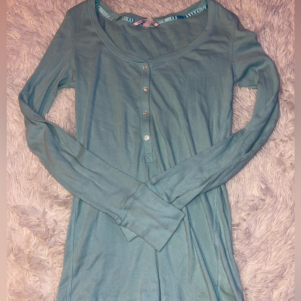 Victoria’s secret long sleeve top